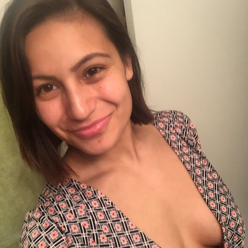 Meet your Posher, Alexia